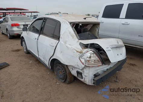 2011 Nissan Versa 1.8S z USA, uszkodzony, nr VIN 3N1BC1AP2BL444152